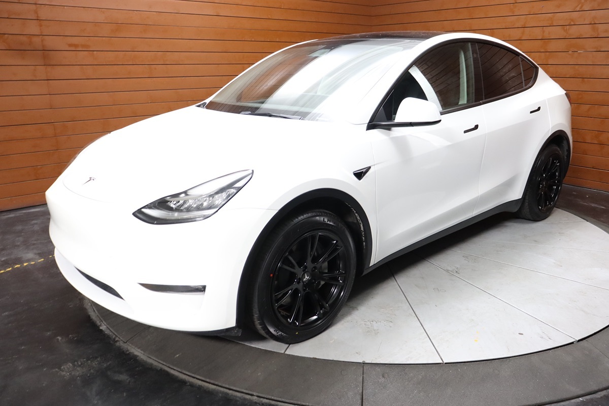 2023 Tesla Model Y Long Range photo 4