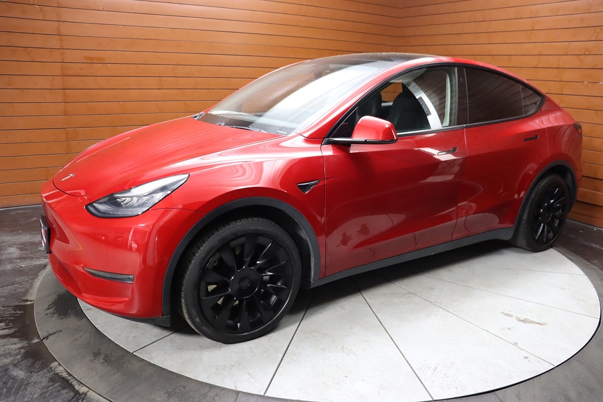 2023 Tesla Model Y Long Range photo 4