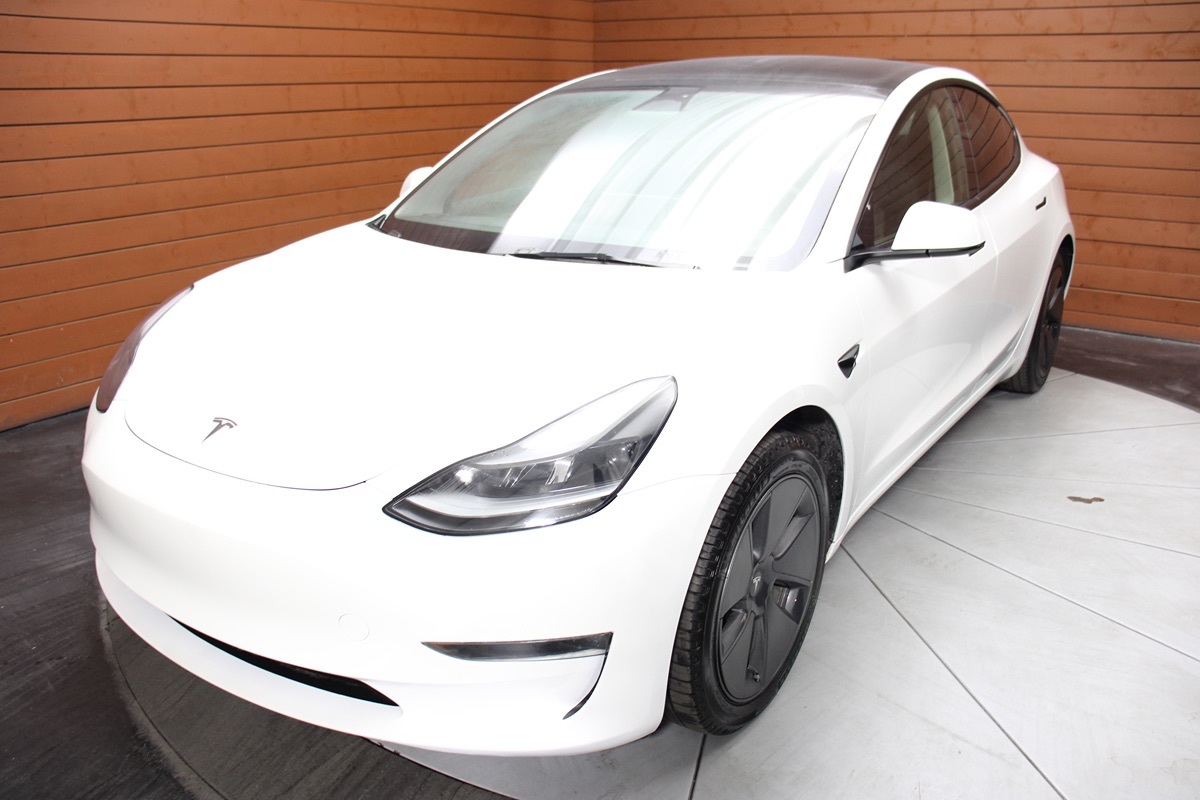 2023 Tesla Model 3 photo 3