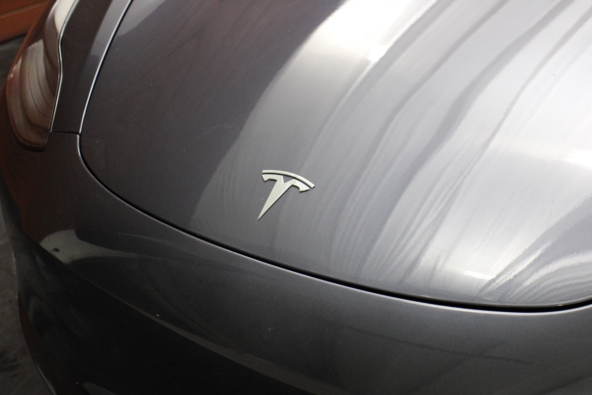 2023 Tesla Model 3 photo 3