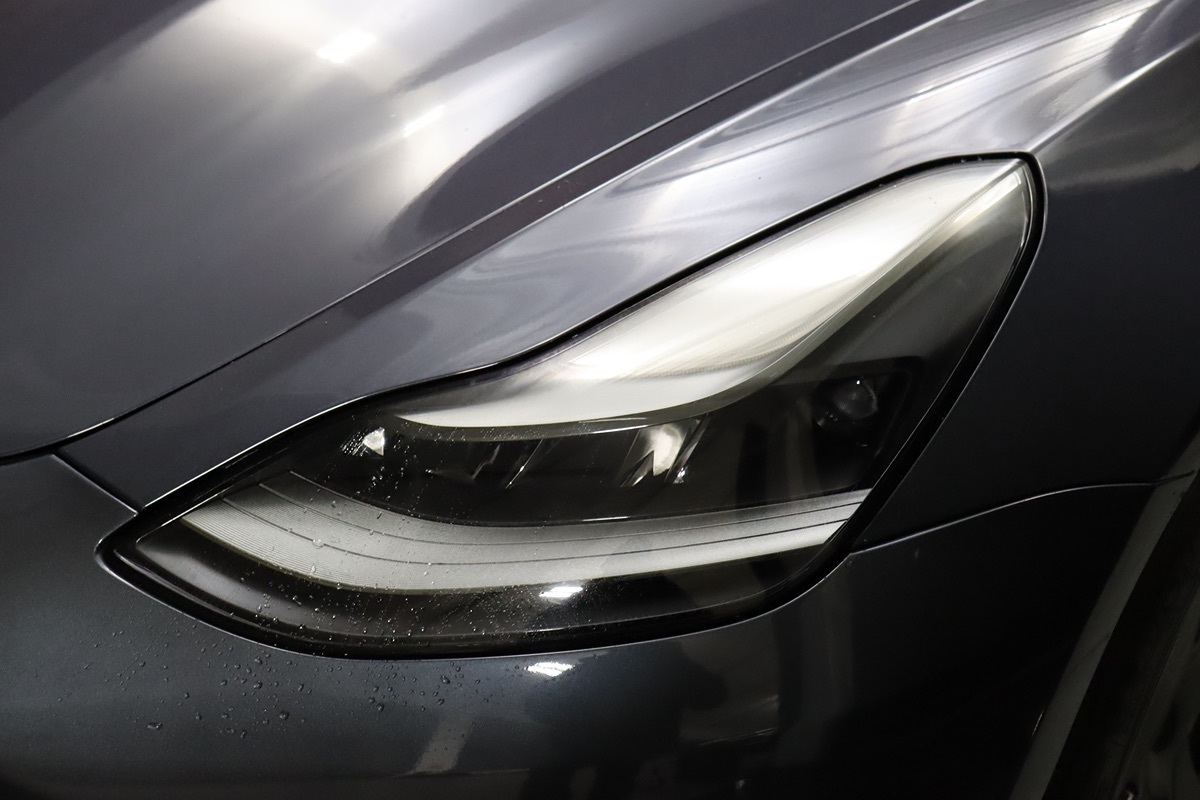 2023 Tesla Model 3 photo 3