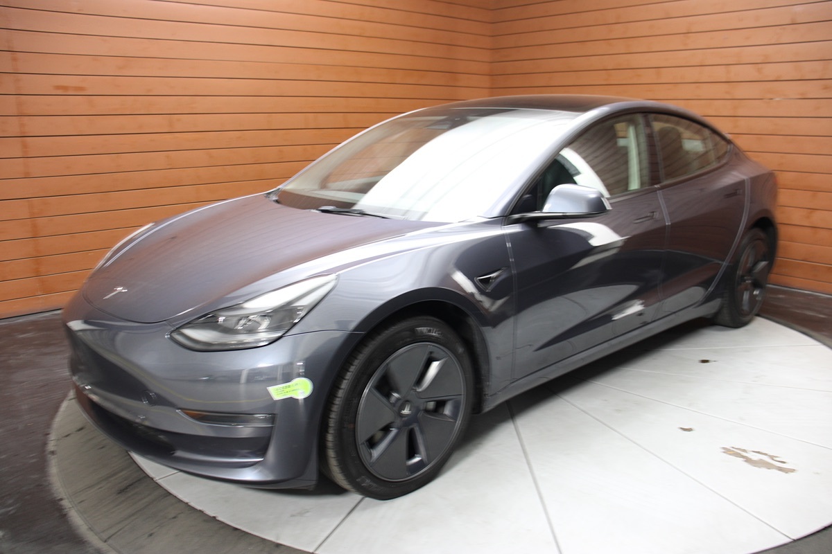 2023 Tesla Model 3 photo 3