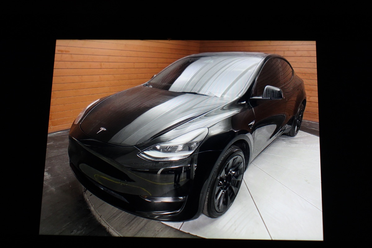 2023 Tesla Model Y Long Range photo 2