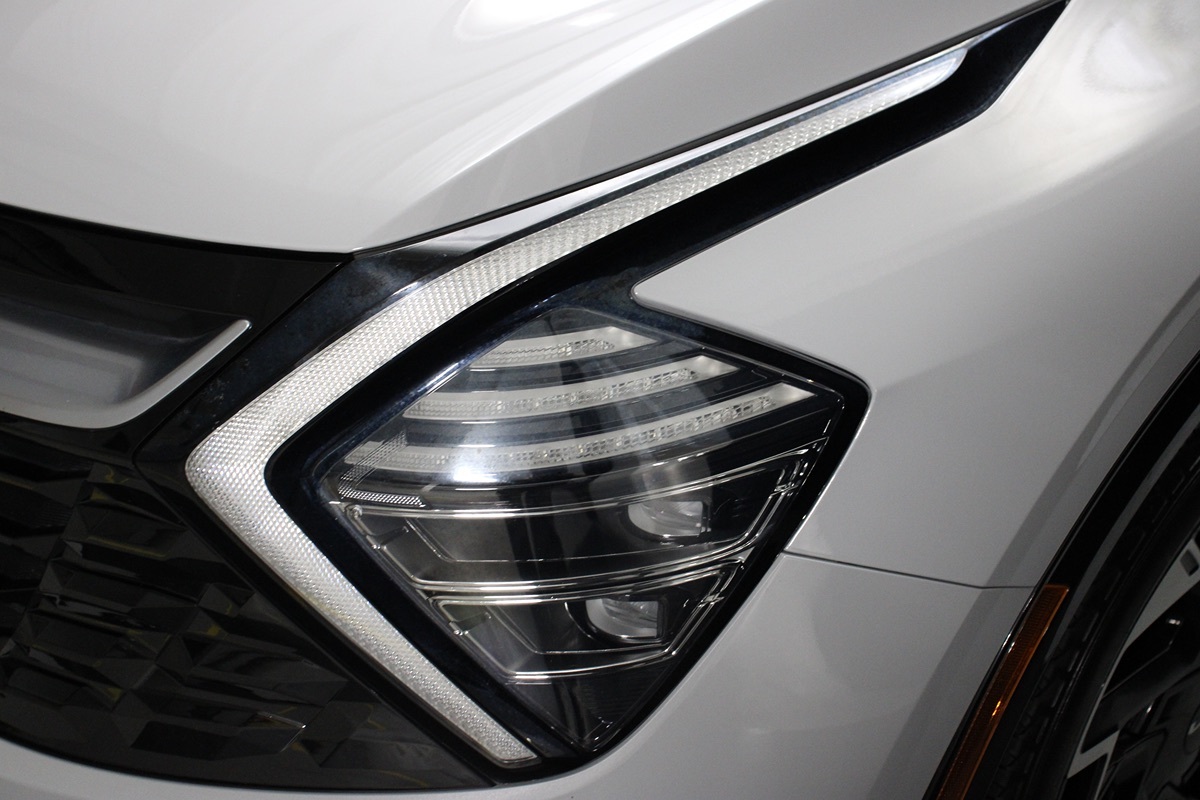 2023 Kia Sportage photo 3