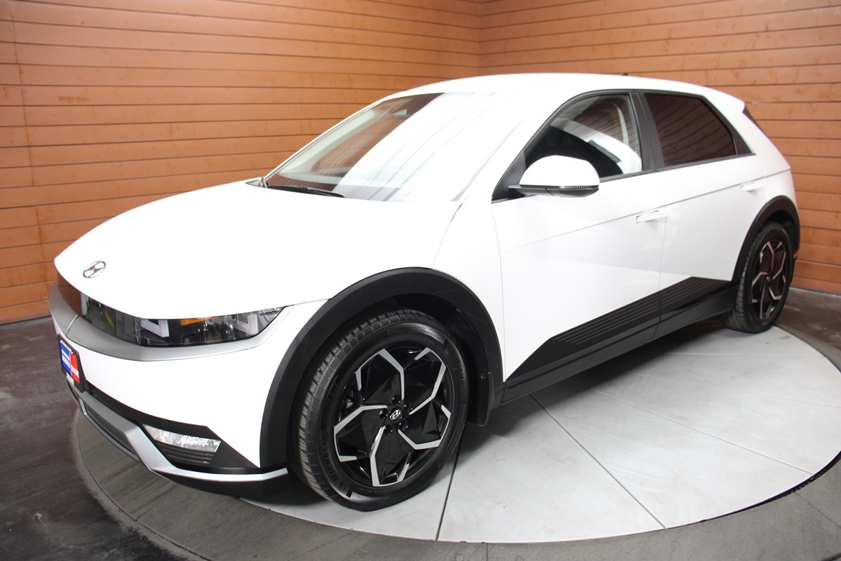 2024 Hyundai Ioniq 5 SEL photo 2