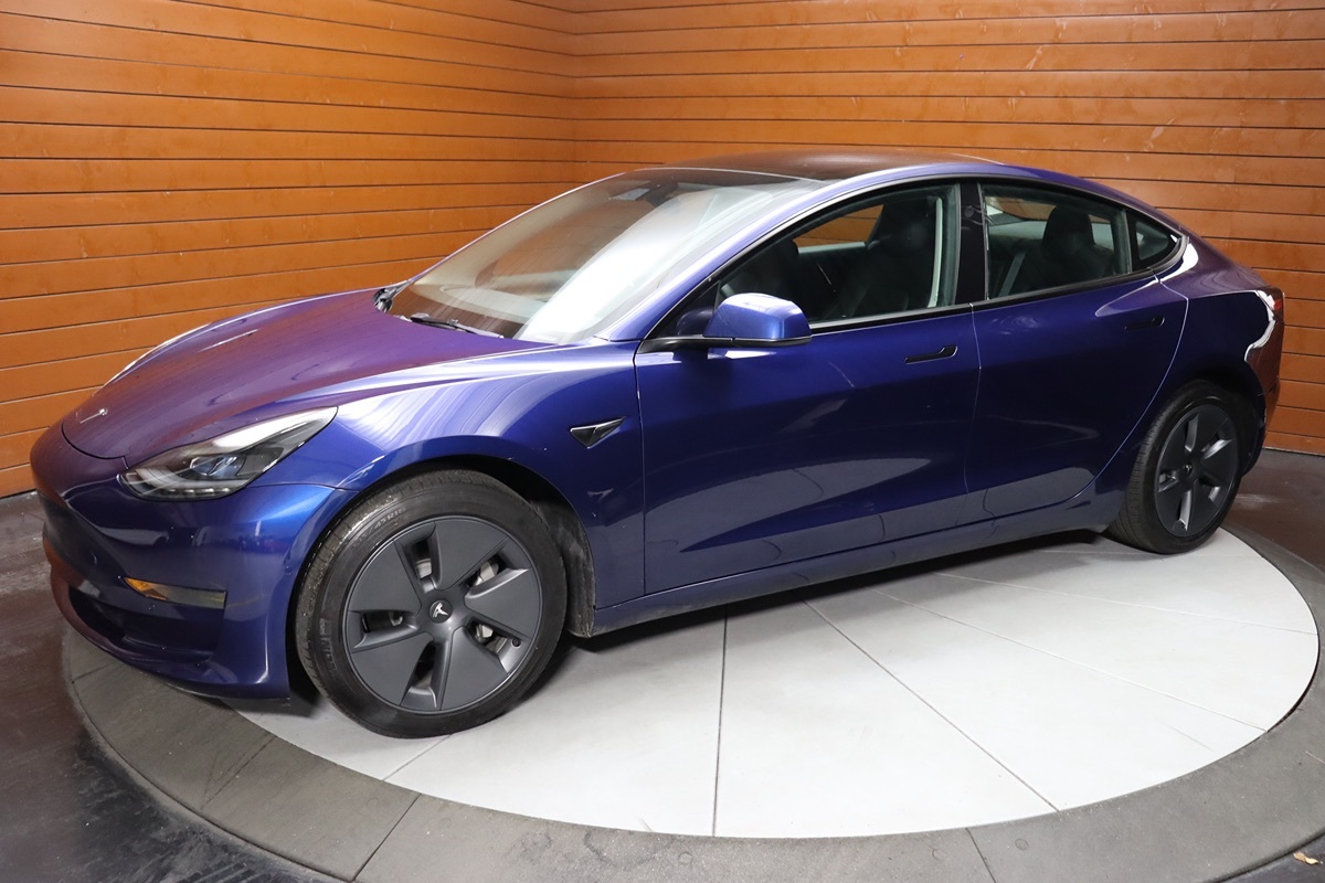 2022 Tesla Model 3 Long Range photo 2