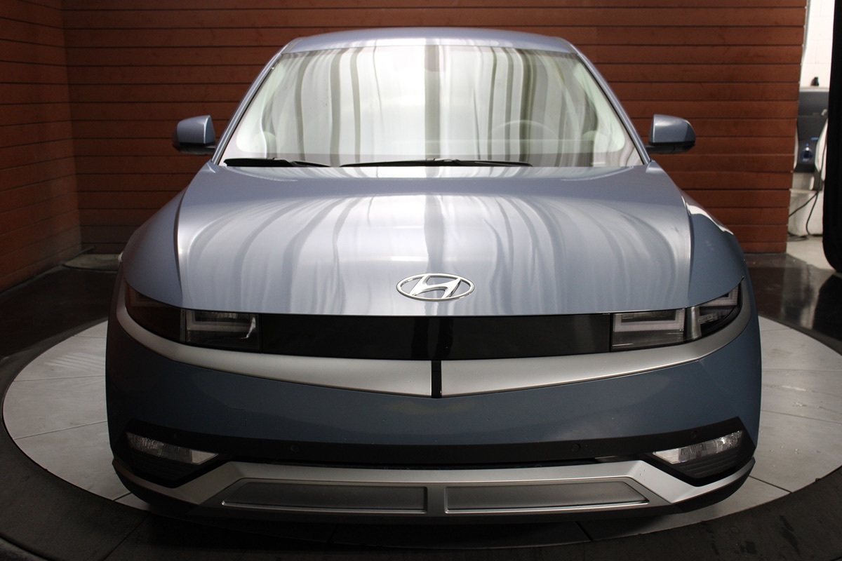 2024 Hyundai Ioniq 5 SEL photo 2