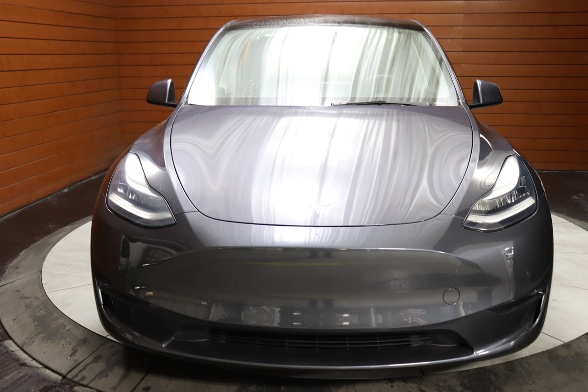 2024 Tesla Model Y Long Range photo 2