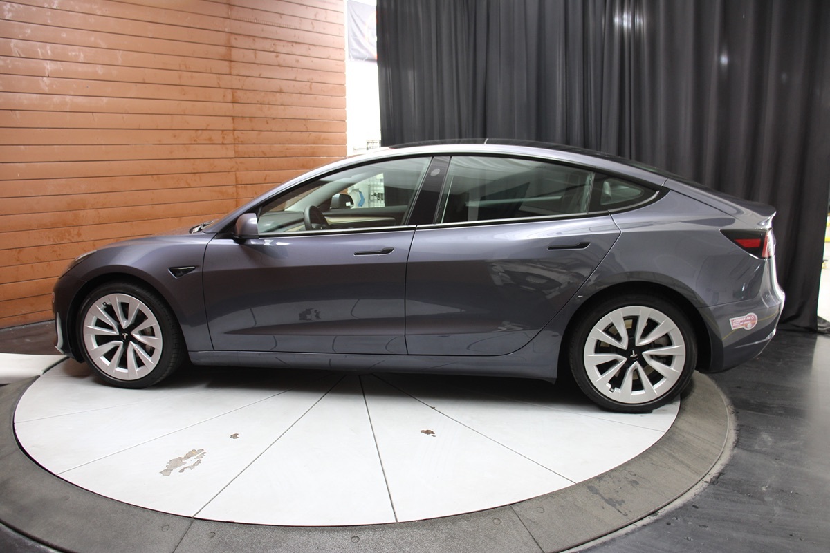 2023 Tesla Model 3 Long Range photo 3