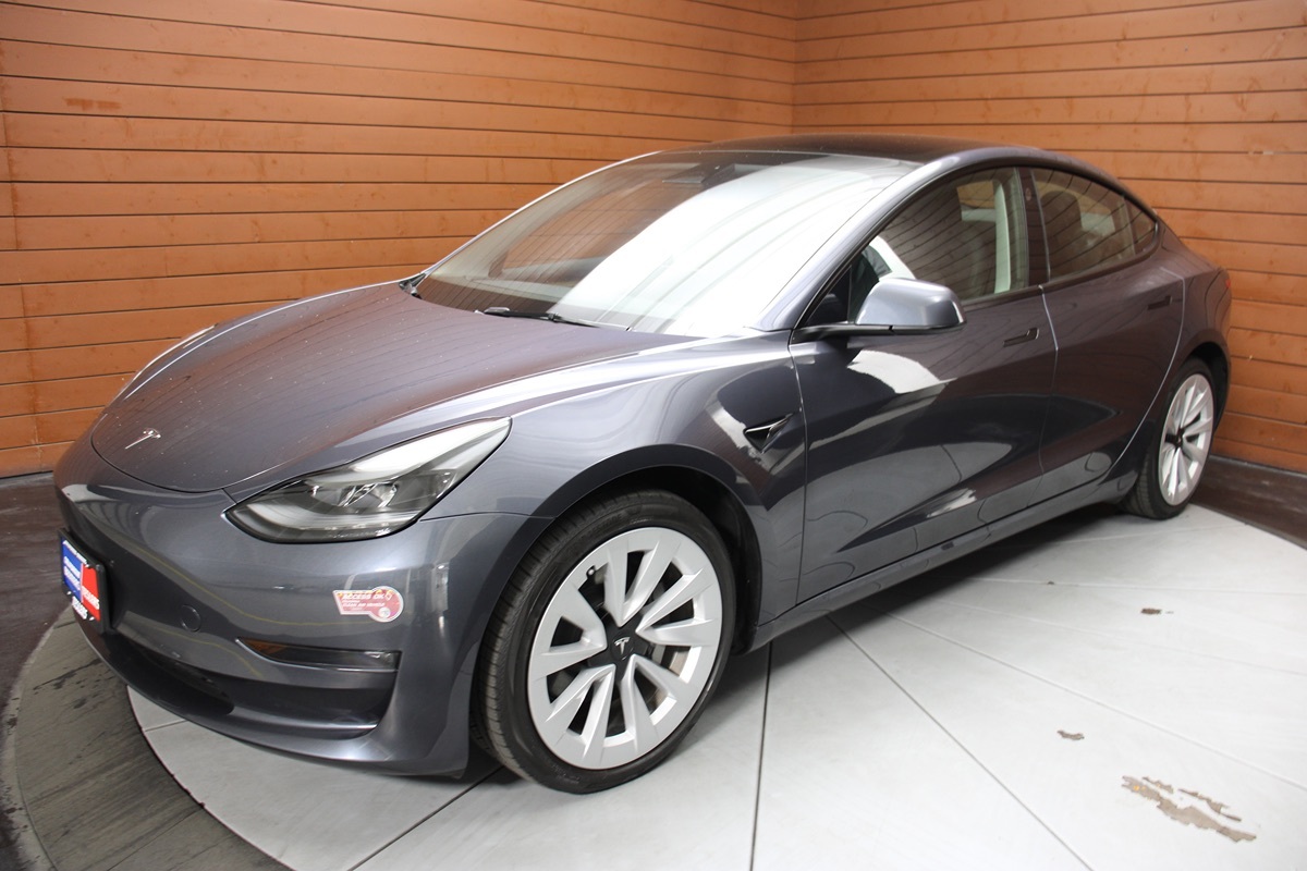 2023 Tesla Model 3 Long Range photo 2