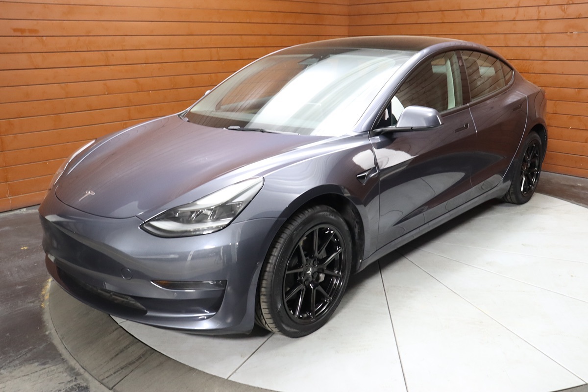 2023 Tesla Model 3 photo 4