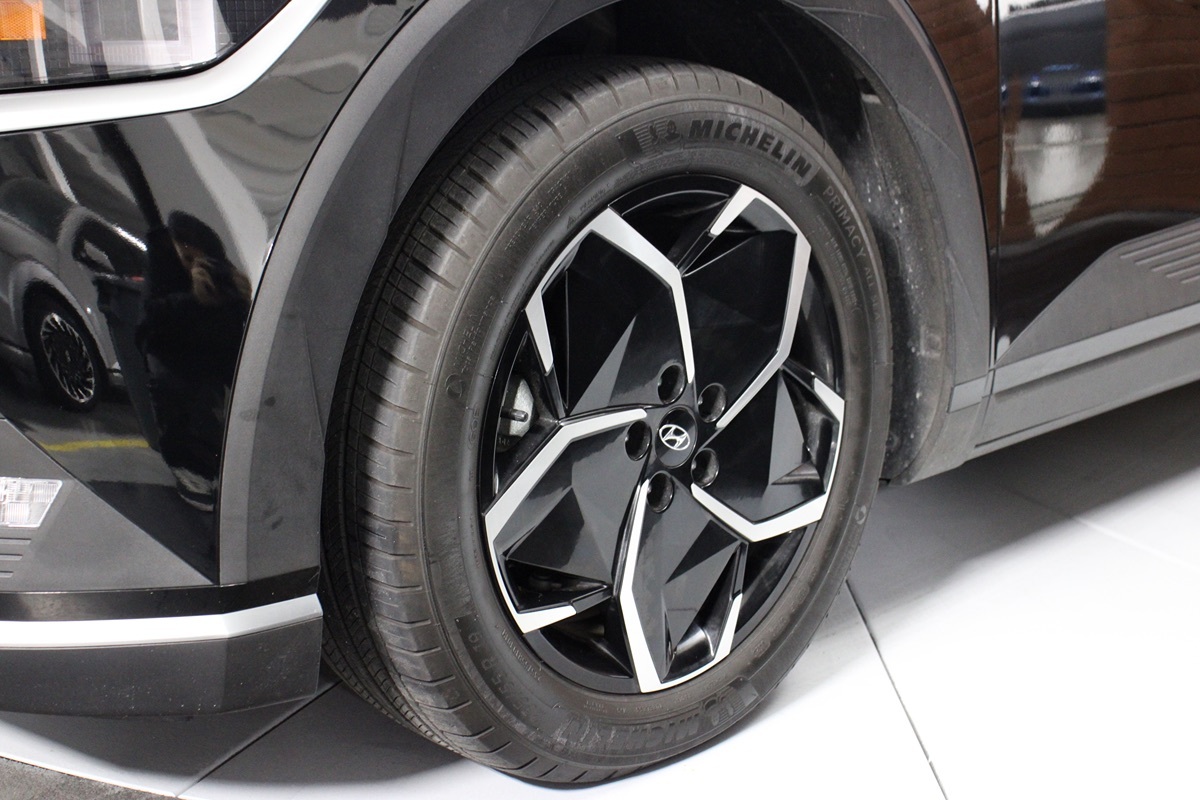 2023 Hyundai Ioniq 5 SEL photo 2