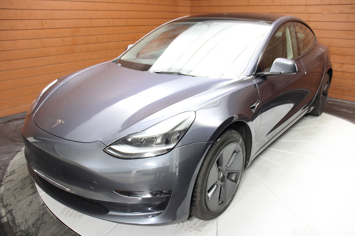 2023 Tesla Model 3 photo 4