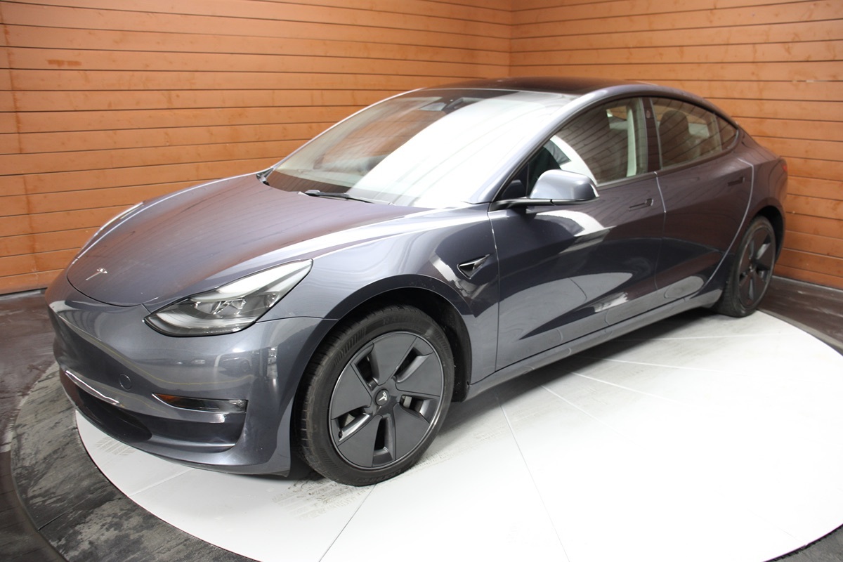 2023 Tesla Model 3 photo 2