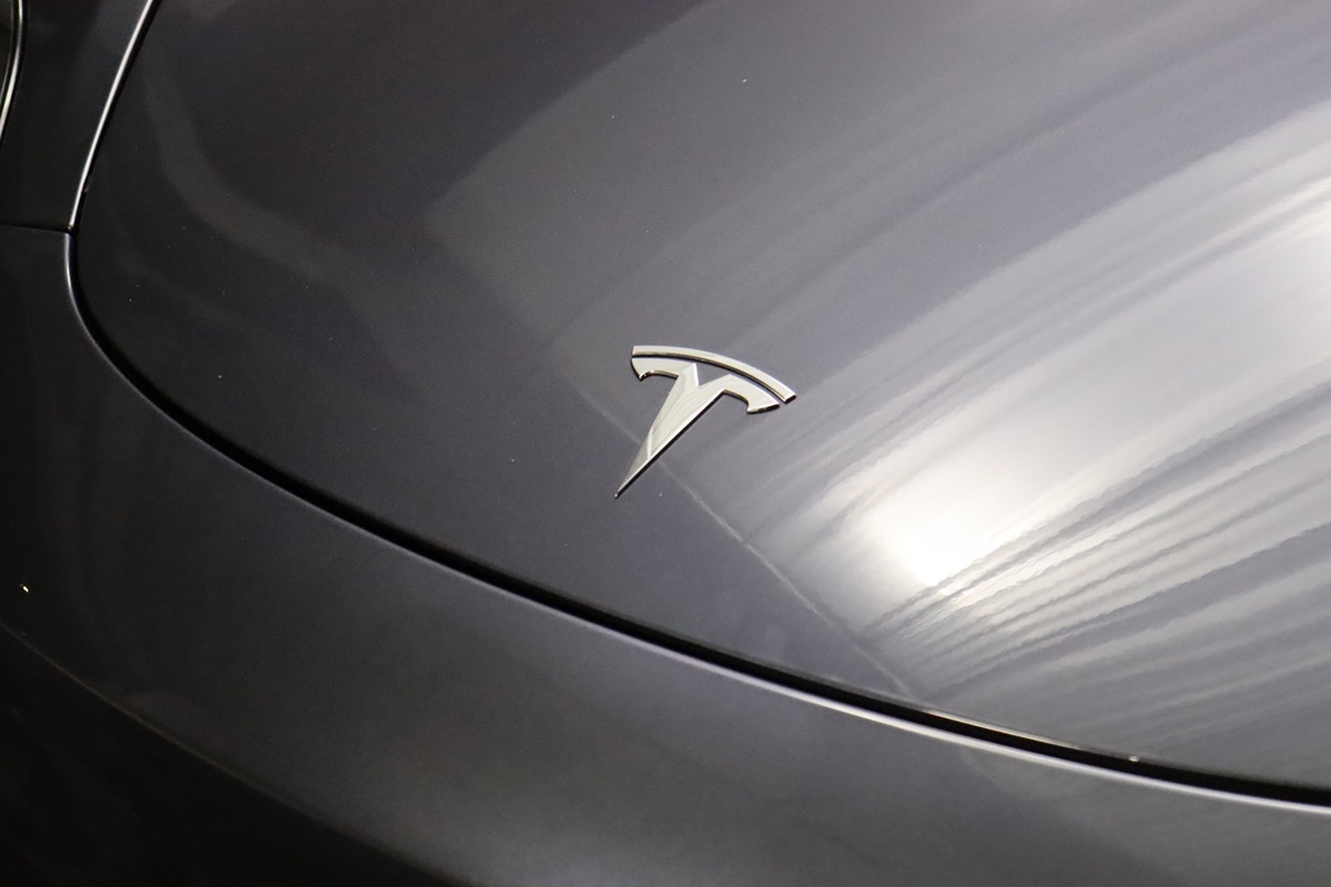 2022 Tesla Model 3 Long Range photo 2