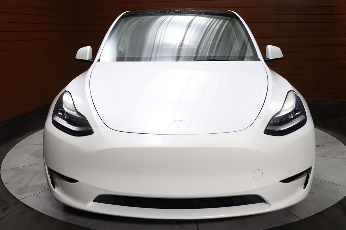 2023 Tesla Model Y Long Range photo 2