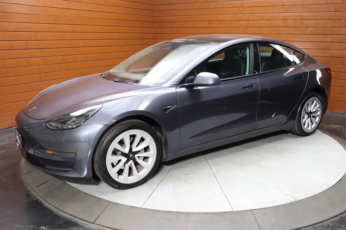 2023 Tesla Model 3 photo 2