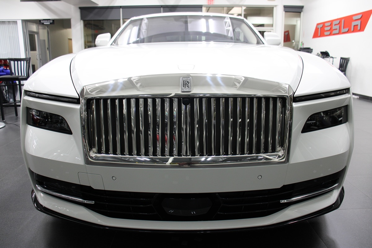 2026 Rolls Royce Spectre photo 4