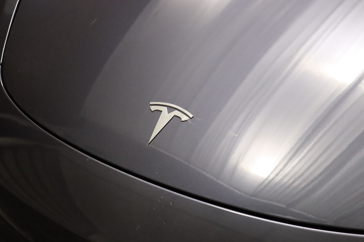 2023 Tesla Model 3 Long Range photo 3