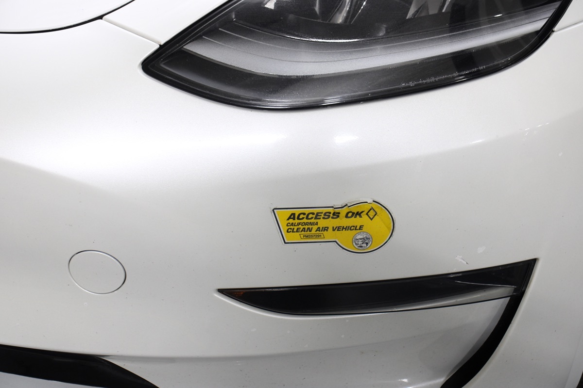 2023 Tesla Model 3 photo 3