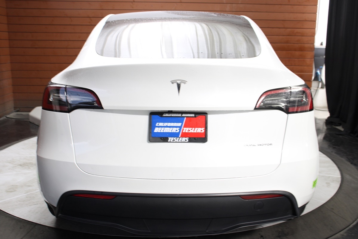 2023 Tesla Model Y Long Range photo 2