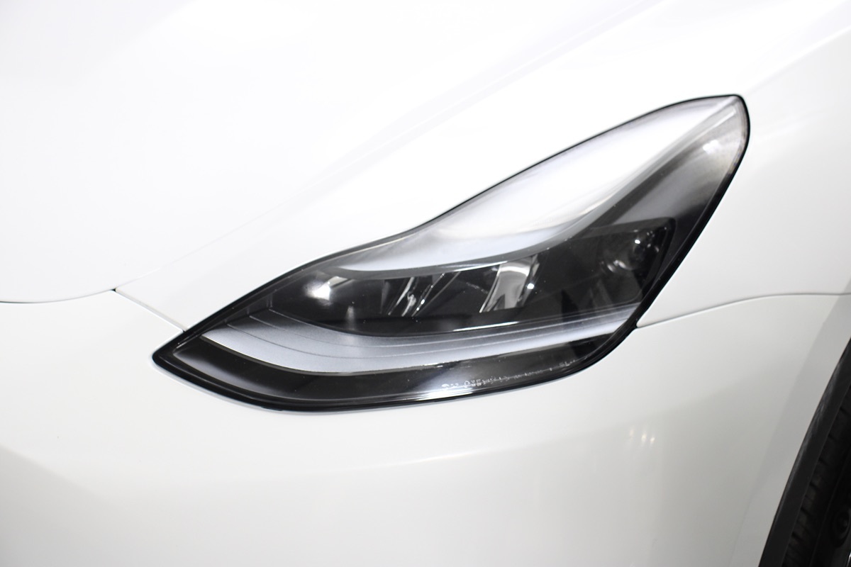 2024 Tesla Model Y Long Range photo 3