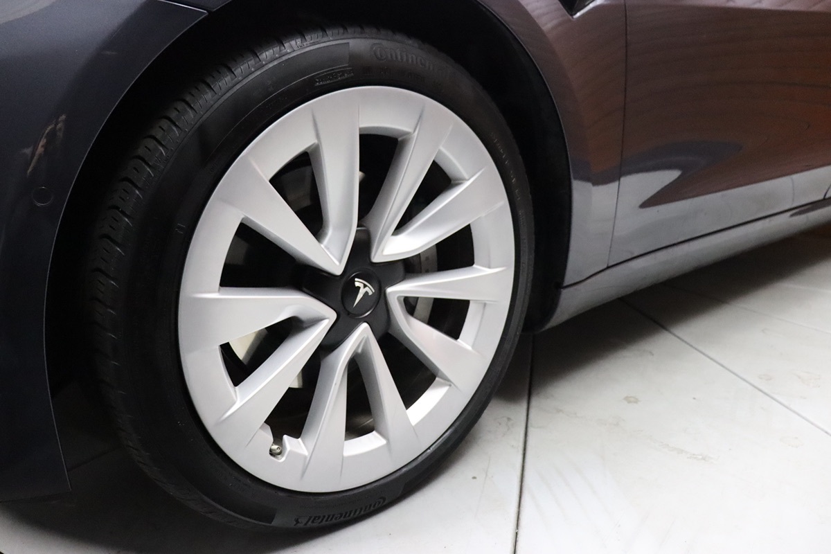 2023 Tesla Model 3 Long Range photo 4