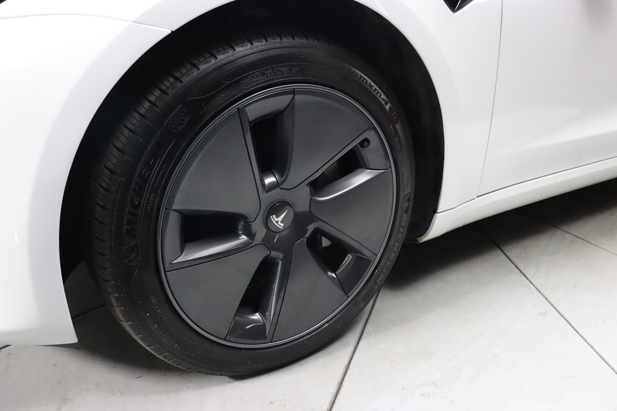 2022 Tesla Model 3 Long Range photo 3