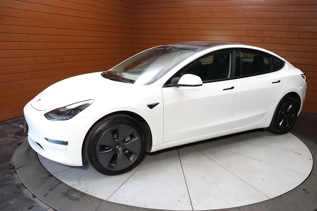 2022 Tesla Model 3 Long Range photo 4