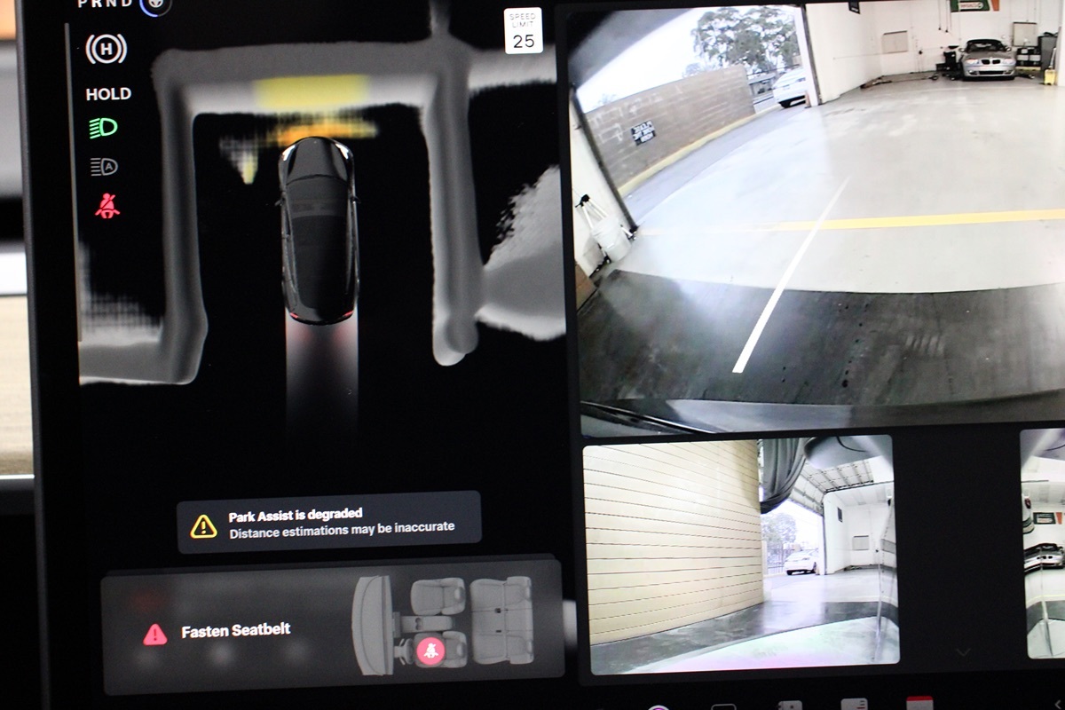 2023 Tesla Model 3 Long Range photo 3