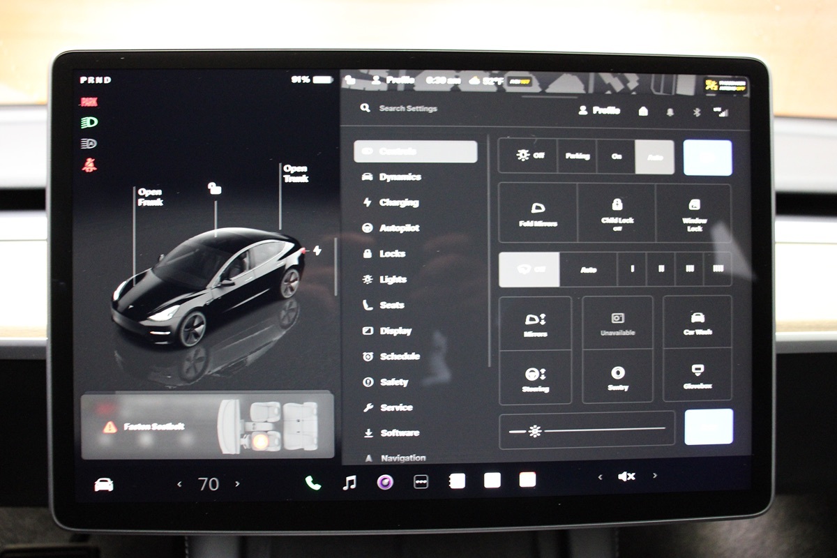 2023 Tesla Model 3 Long Range photo 4