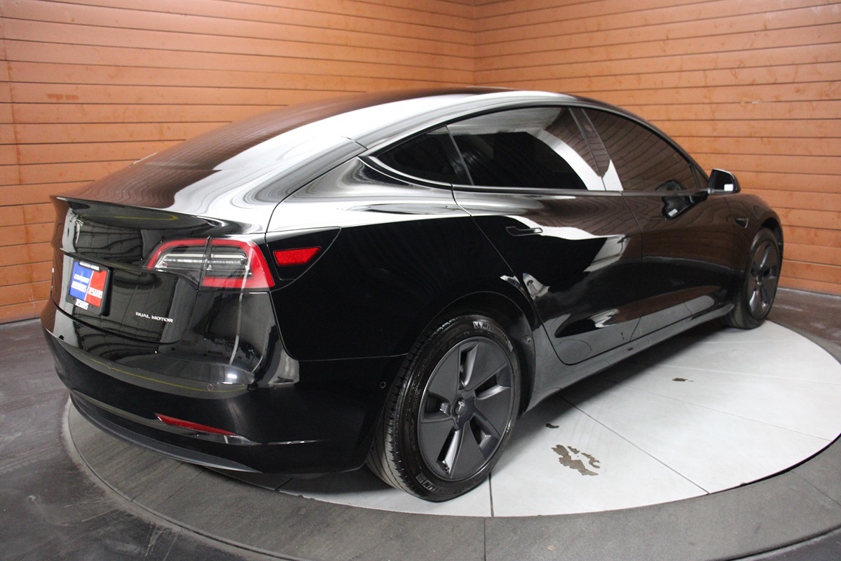 2023 Tesla Model 3 Long Range photo 3