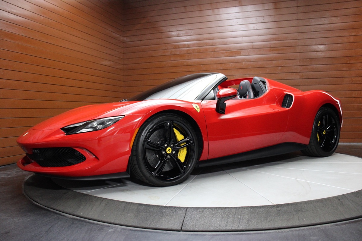 2025 Ferrari 296 GTS's photo