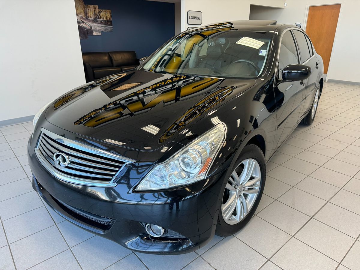 2011 INFINITI G25 Sedan x