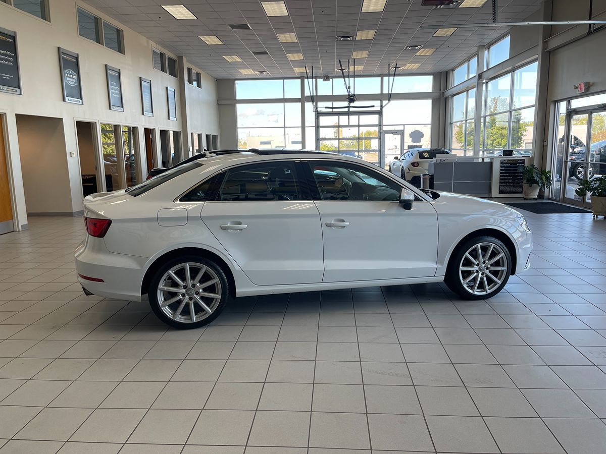 2015 Audi A3 2.0T Premium Plus photo 4