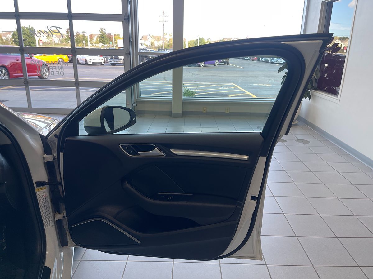 2015 Audi A3 2.0T Premium Plus photo 17