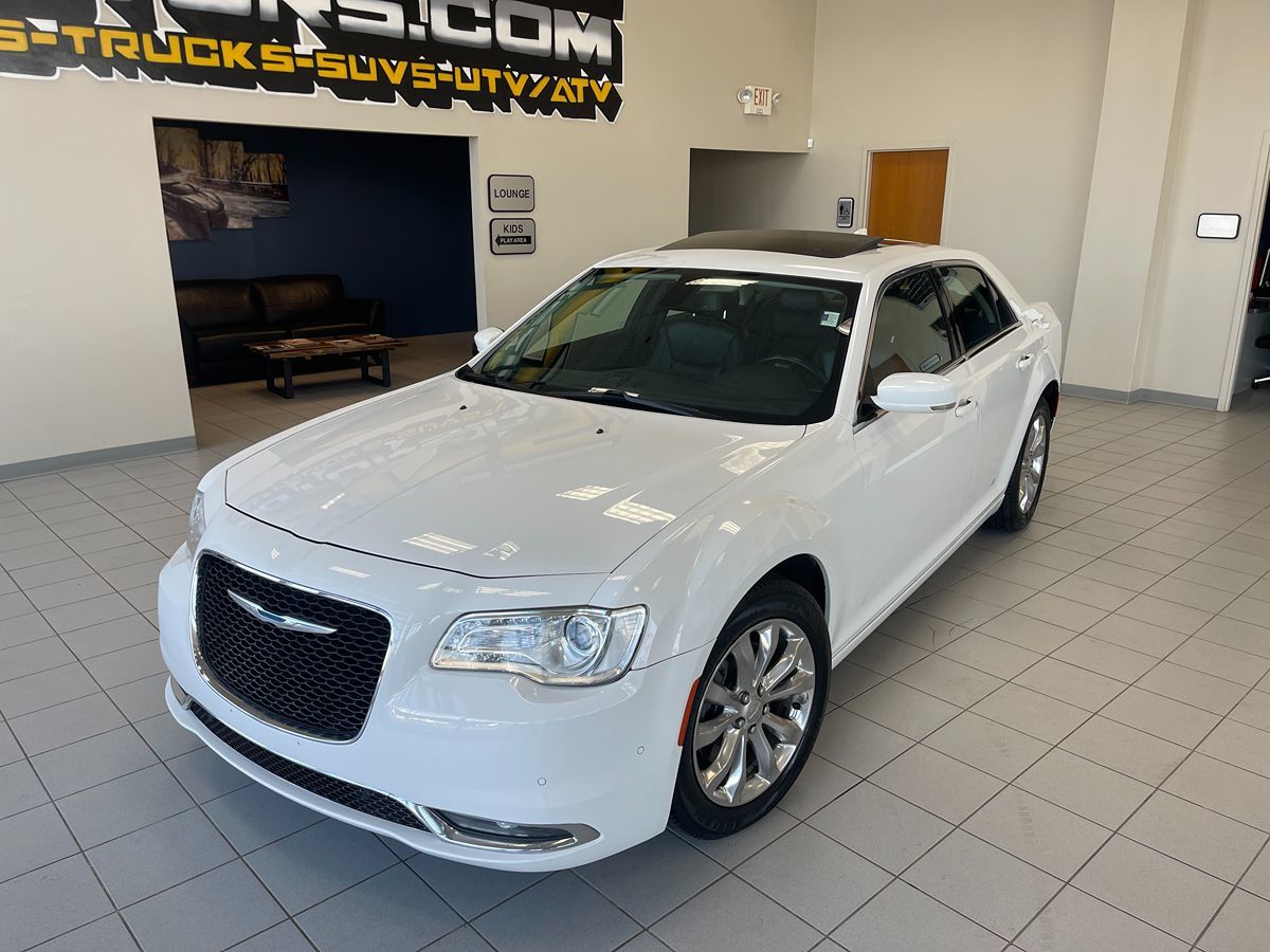 2017 Chrysler 300 Limited