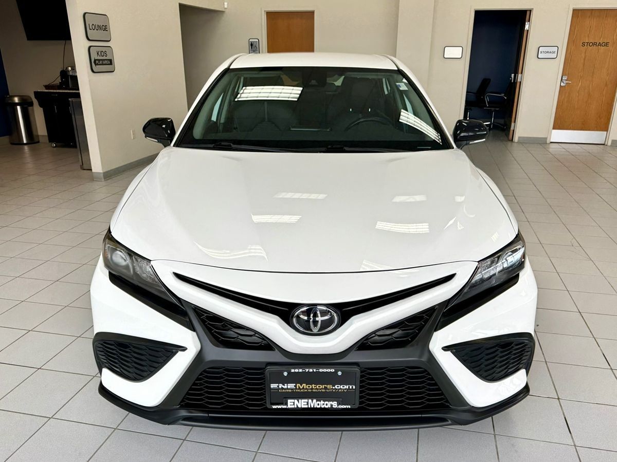 2022 Toyota Camry SE Nightshade Edition photo 8