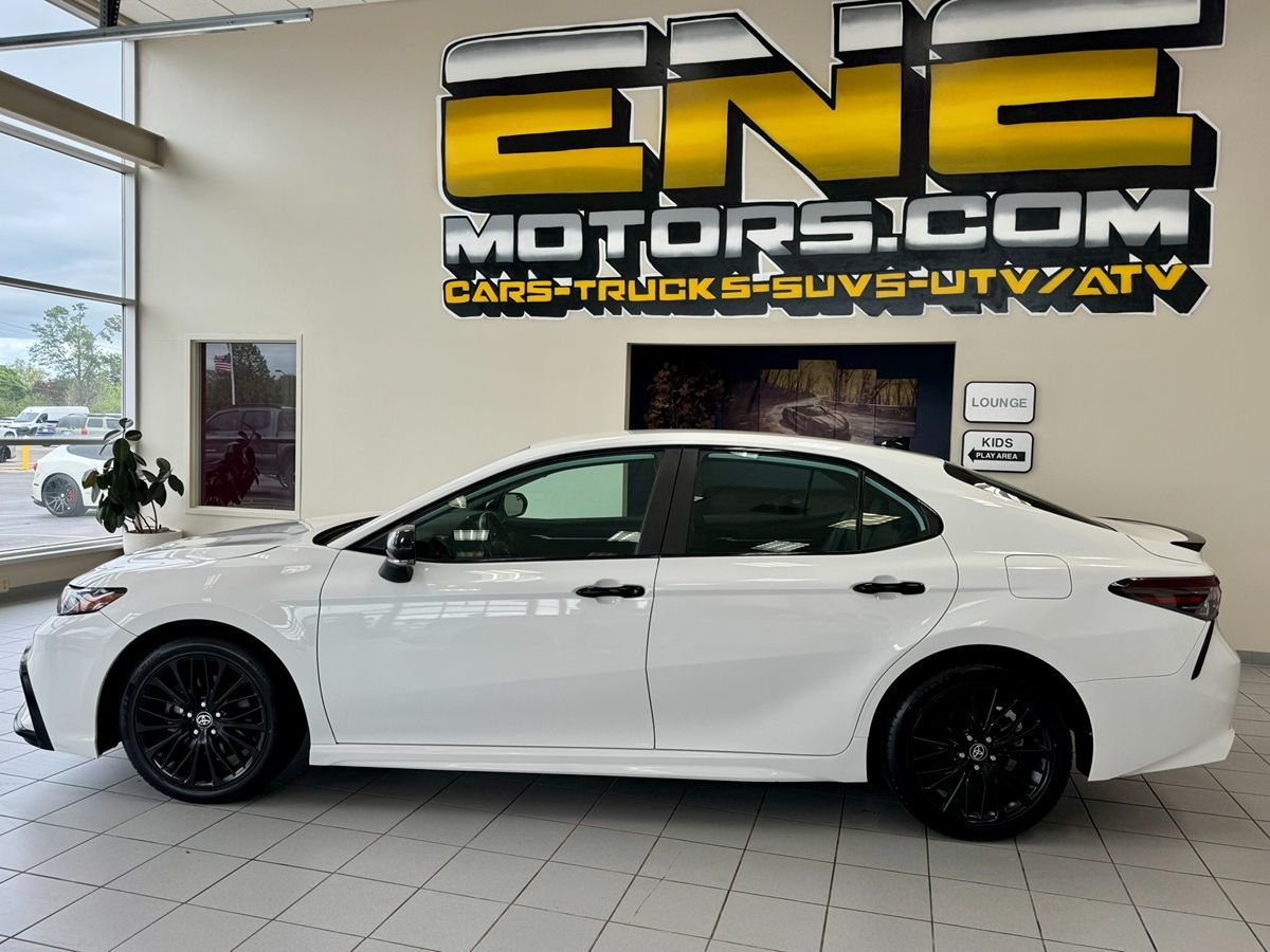 2022 Toyota Camry SE Nightshade Edition photo 2