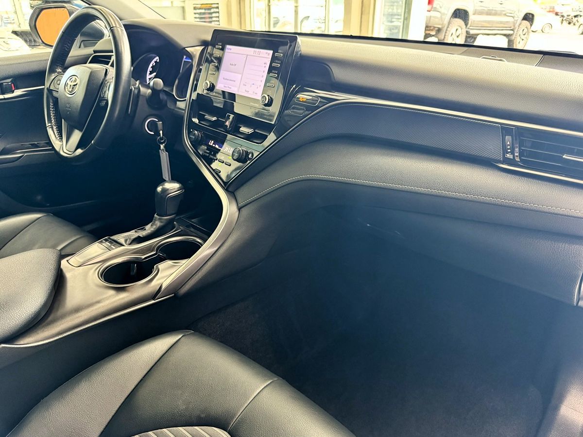 2022 Toyota Camry SE Nightshade Edition photo 15