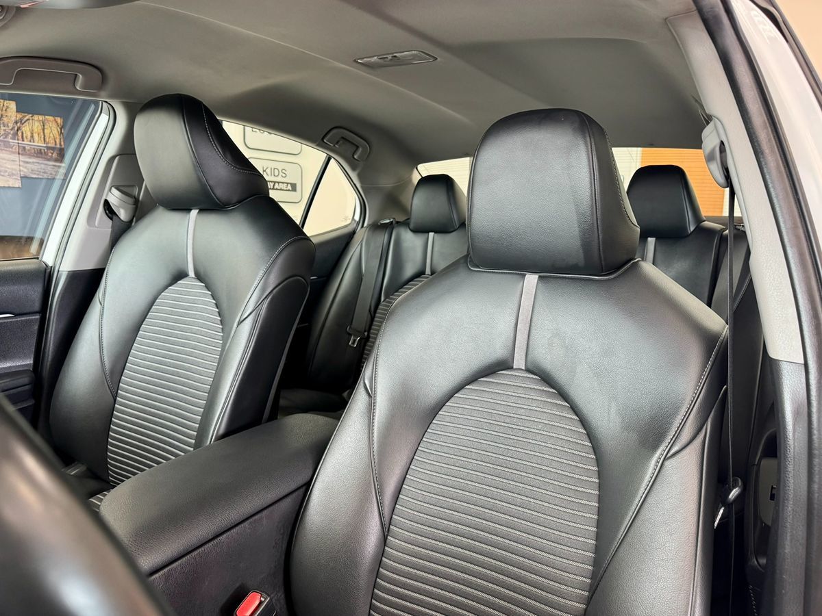 2022 Toyota Camry SE Nightshade Edition photo 12