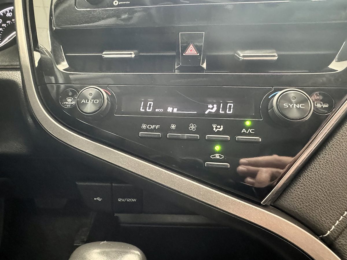 2022 Toyota Camry SE Nightshade Edition photo 26