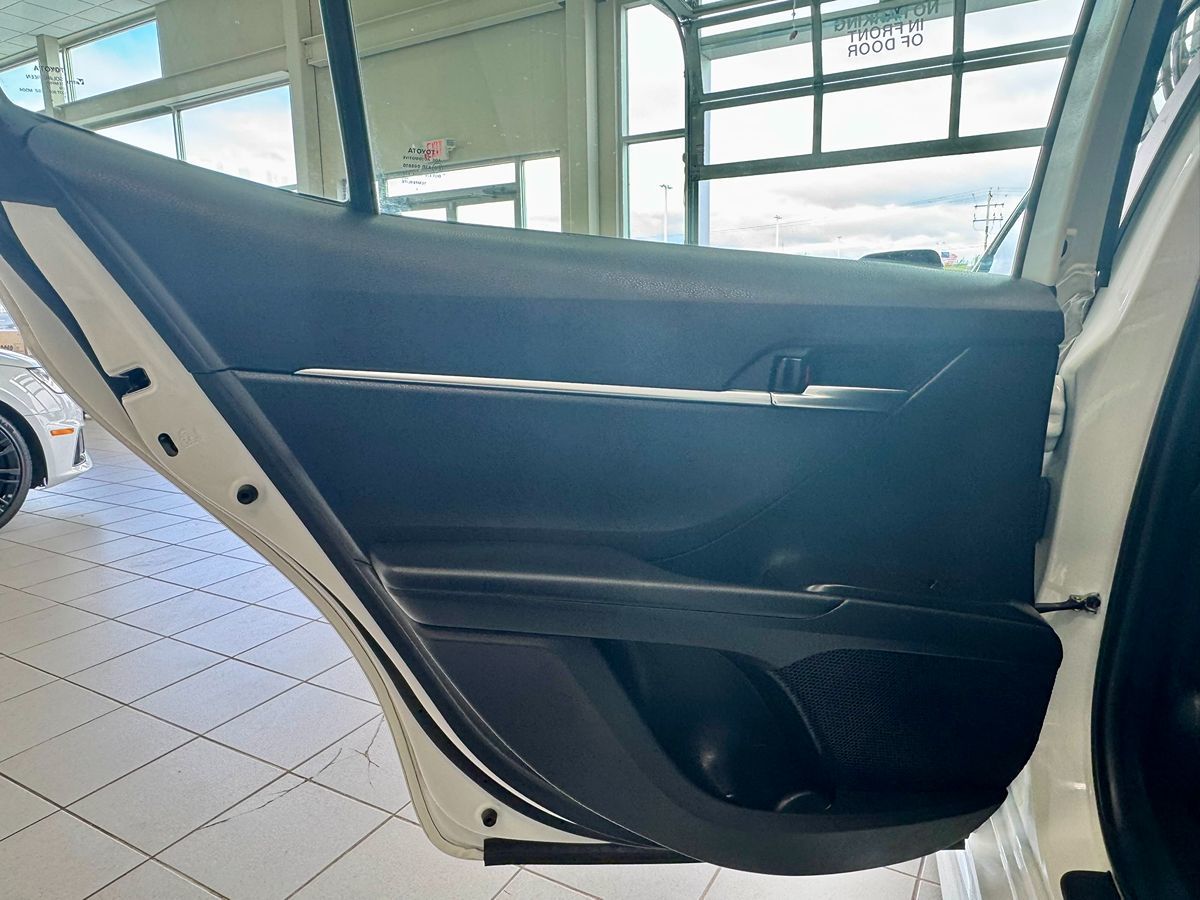2022 Toyota Camry SE Nightshade Edition photo 30