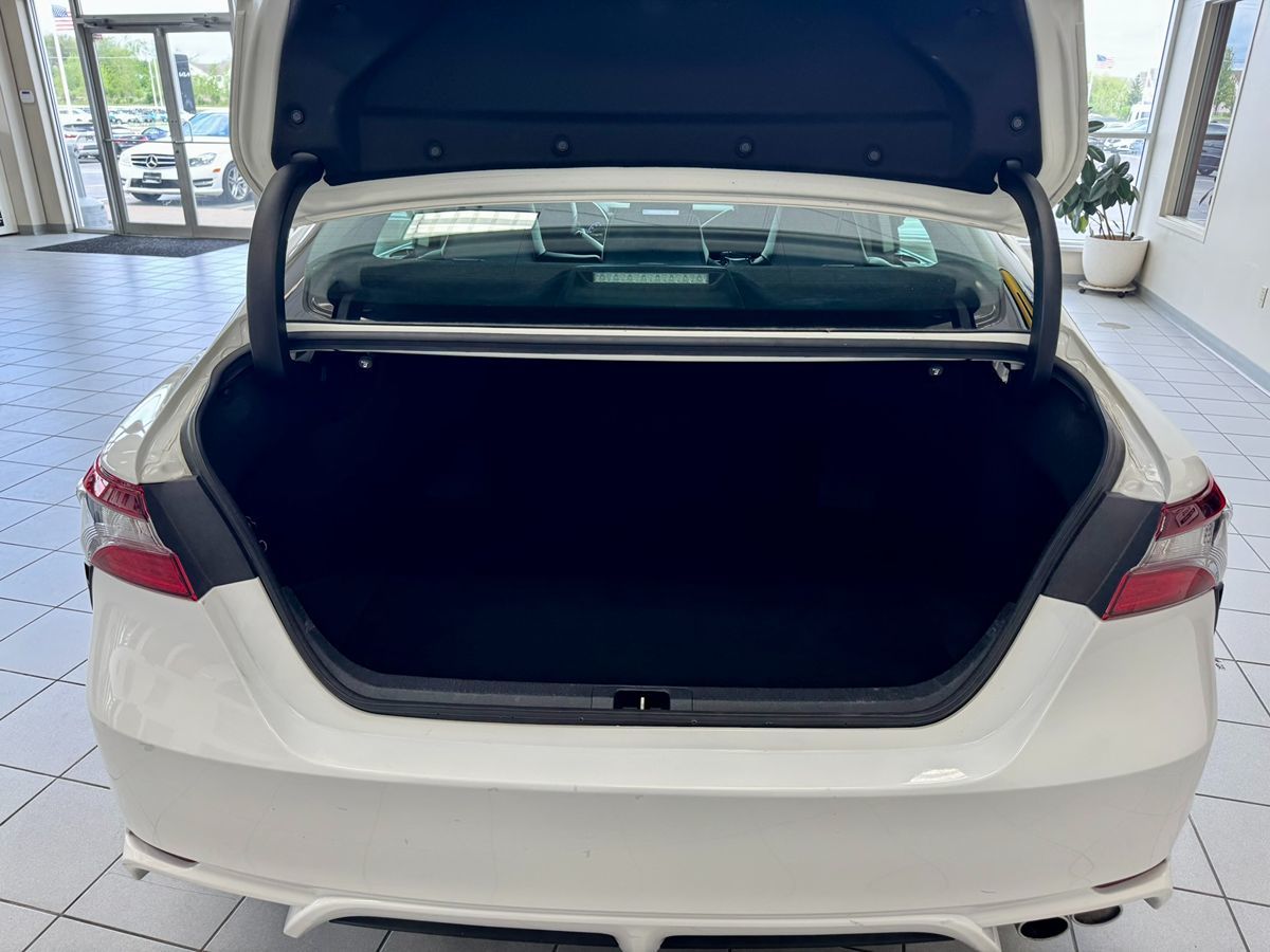 2022 Toyota Camry SE Nightshade Edition photo 38