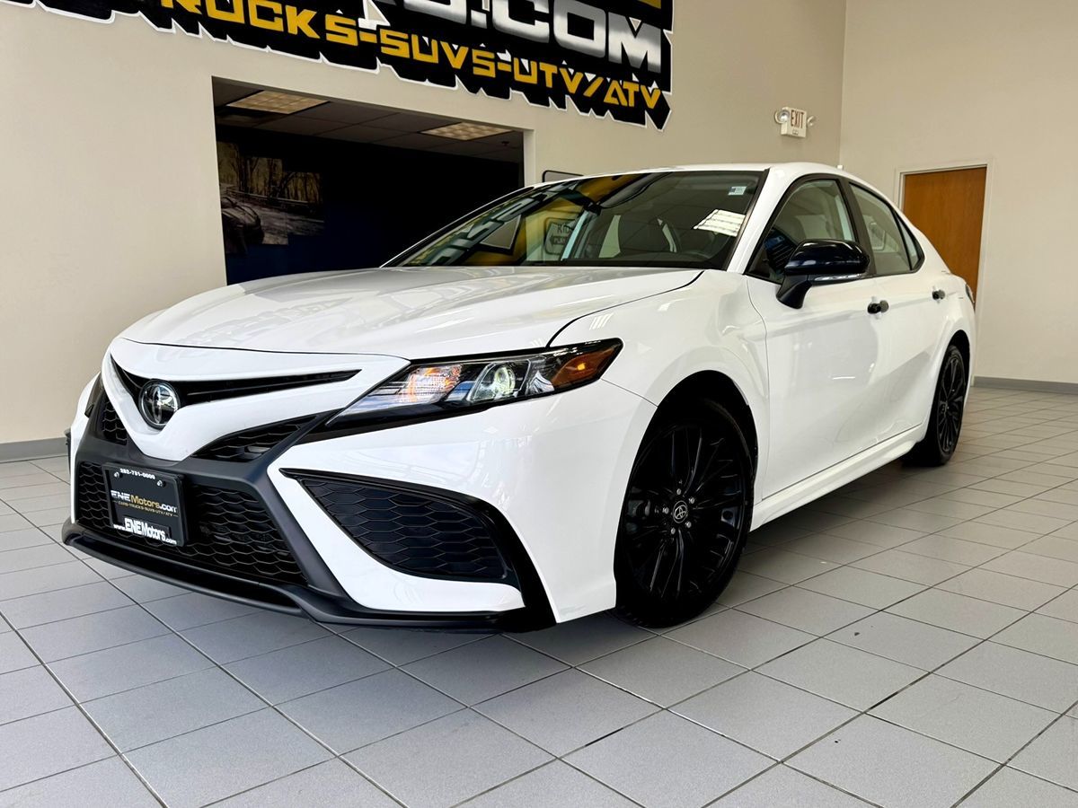 2022 Toyota Camry SE Nightshade Edition photo 40