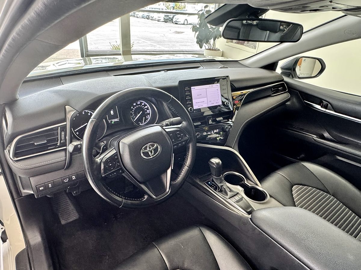 2022 Toyota Camry SE Nightshade Edition photo 11