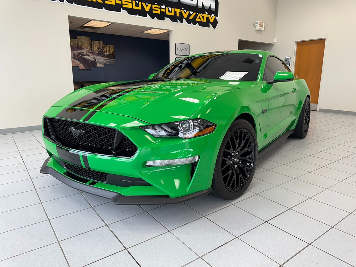 2019 Ford Mustang GT Premium photo 2