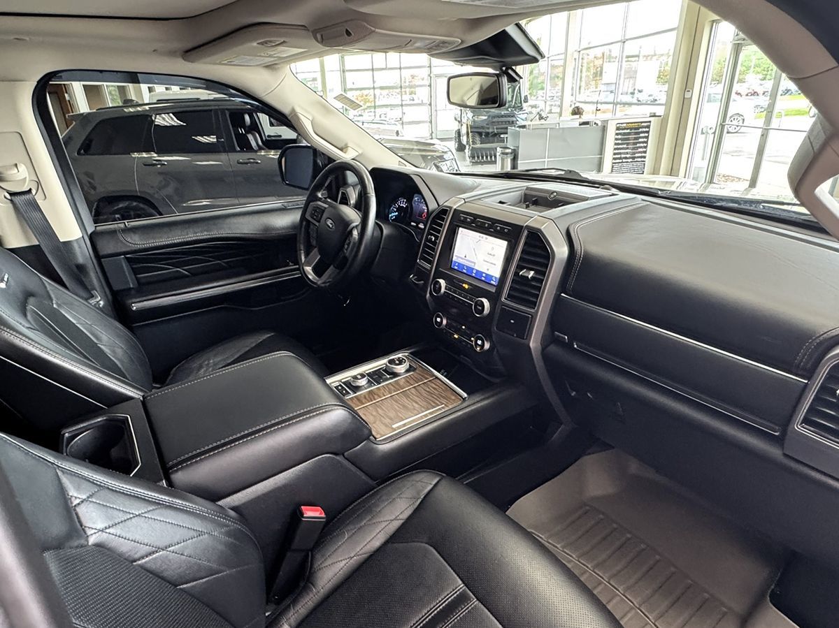 2021 Ford Expedition MAX Platinum photo 15