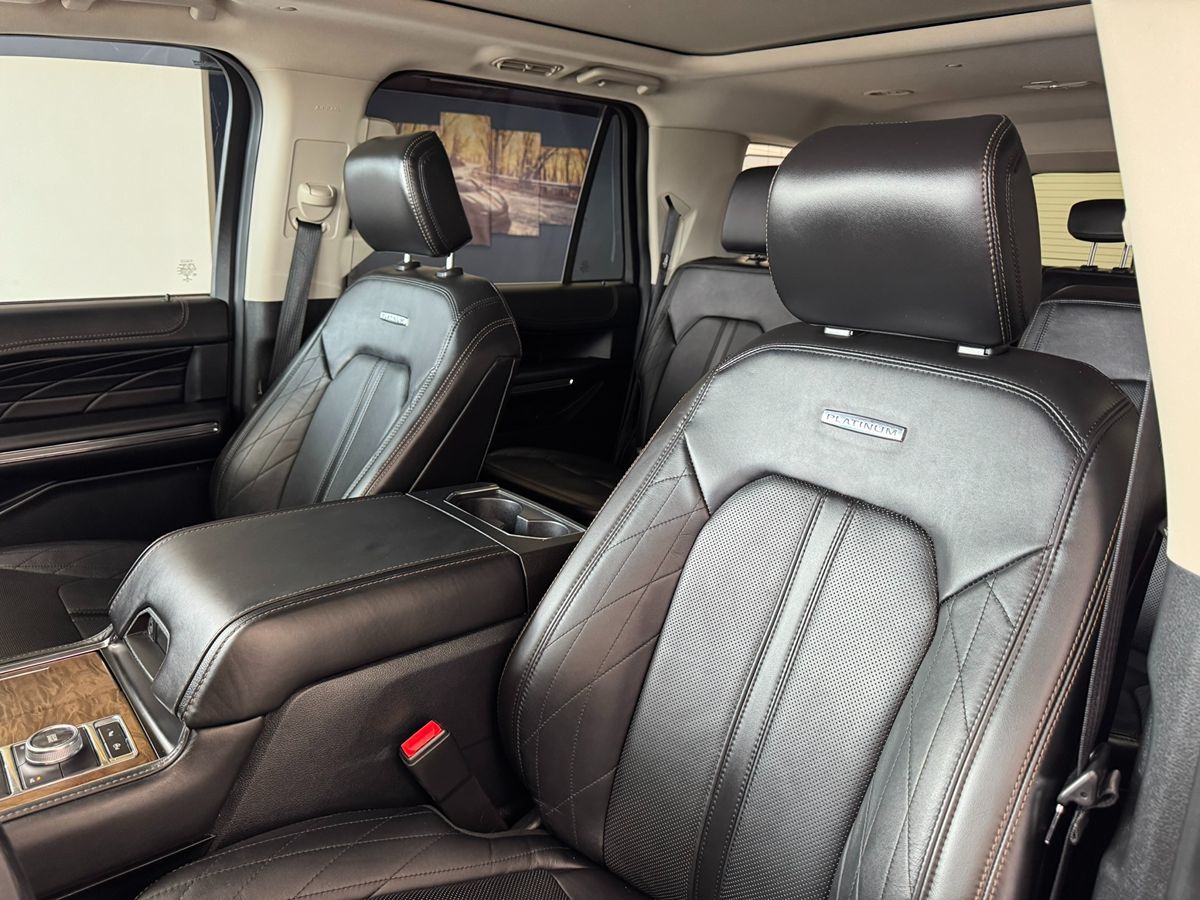 2021 Ford Expedition MAX Platinum photo 12