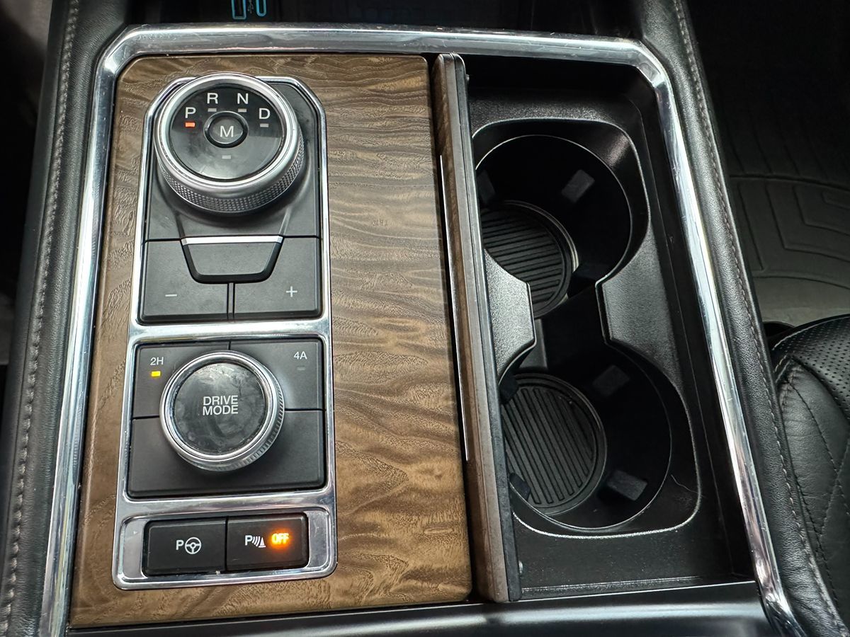 2021 Ford Expedition MAX Platinum photo 31